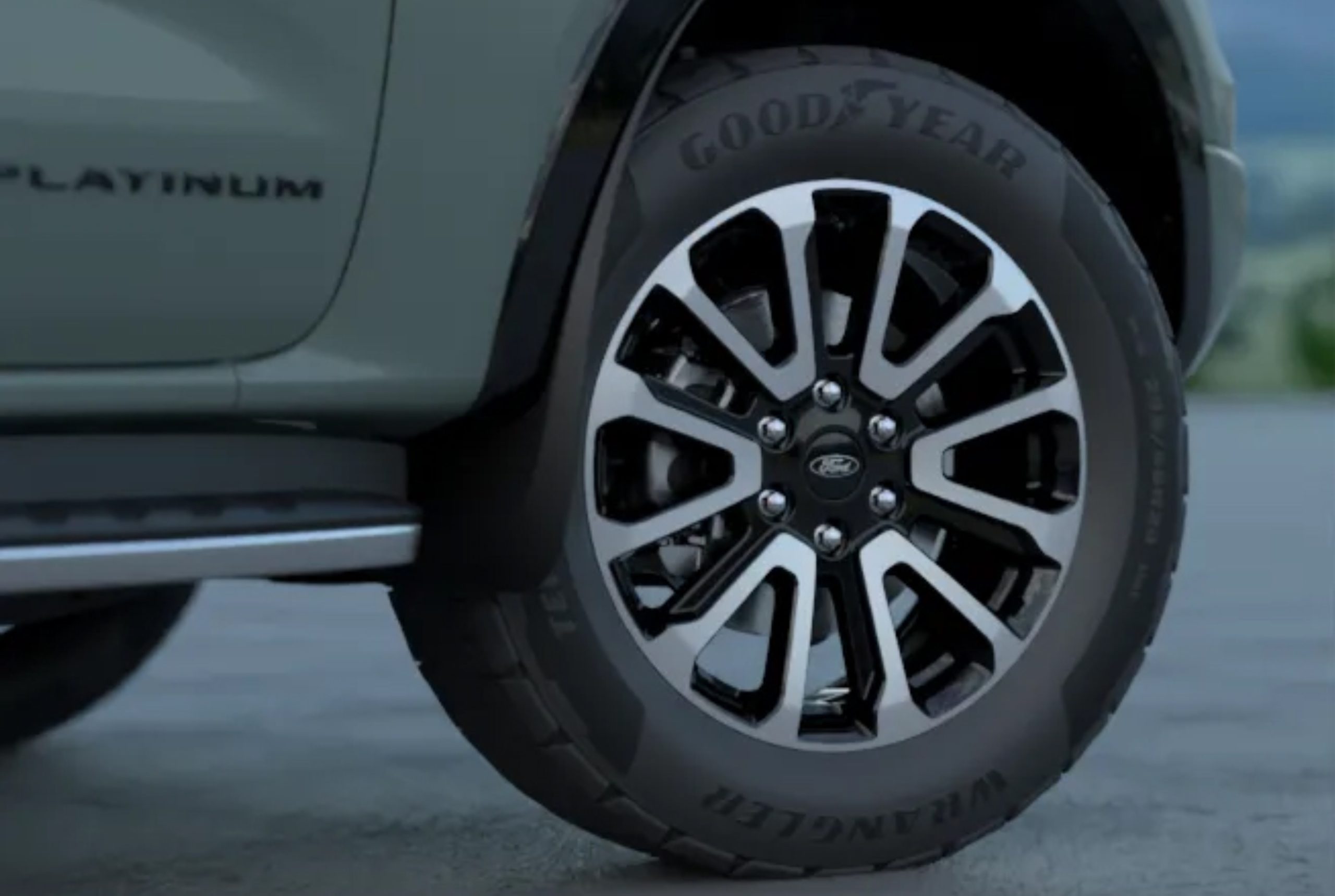 20" Machine-Faced Alloy Wheels